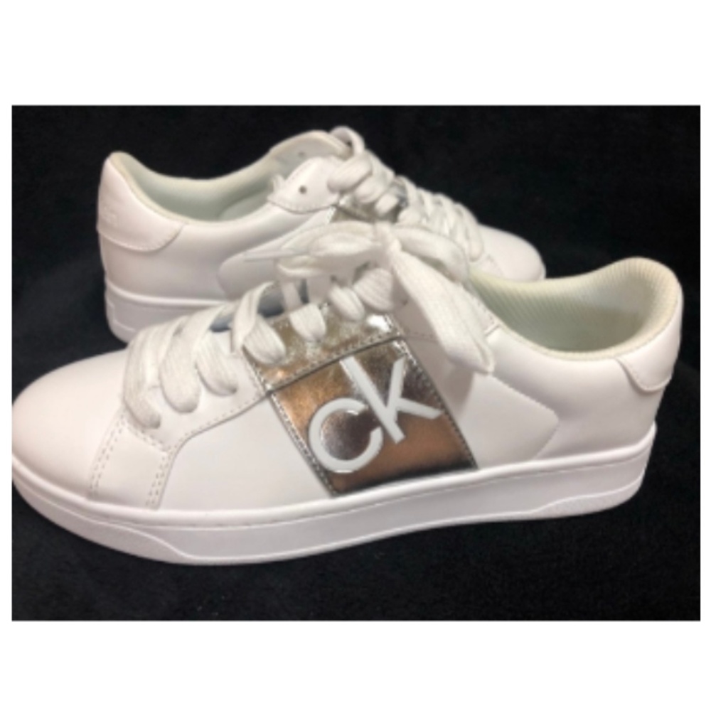 CALVIN KLEIN WHITE/GOLD SNEAKERS SIZE 7.5